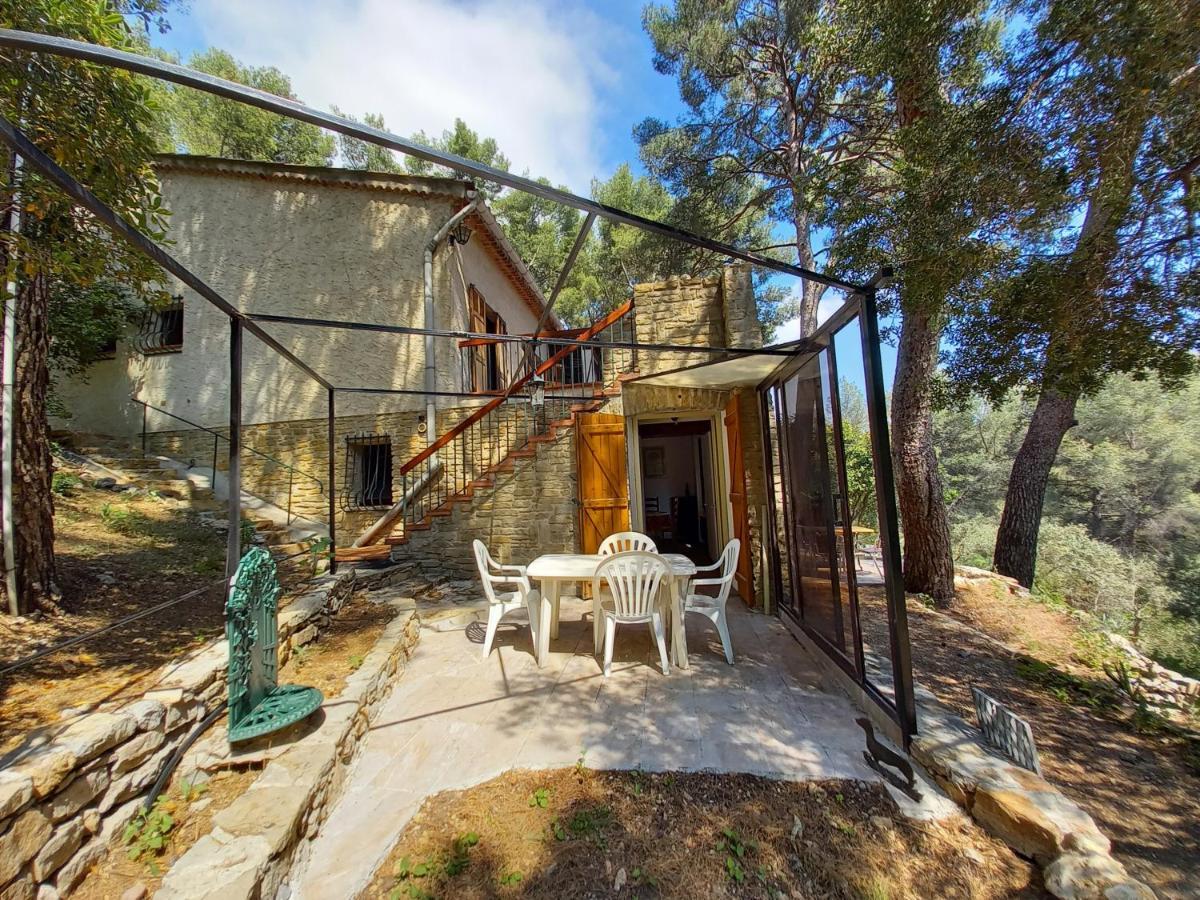 Les Pins Lägenhet Le Castellet  Exteriör bild